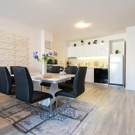 La Luxury Златни пясъци