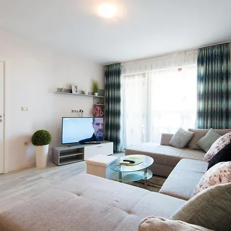 La Luxury Apartment Golden Sands